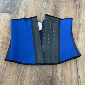 Waist trainer NWOT